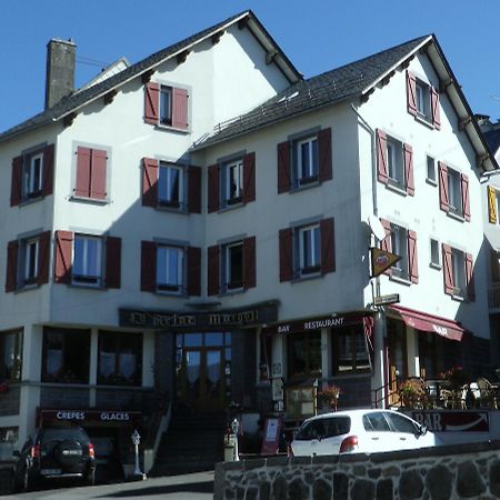 Hotel Restaurant La Reine Margot La Tour-dʼAuvergne Eksteriør billede