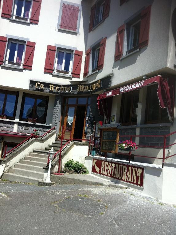 Hotel Restaurant La Reine Margot La Tour-dʼAuvergne Eksteriør billede